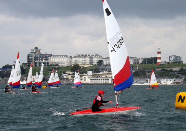 Summer of success for young Leicestershire sailors