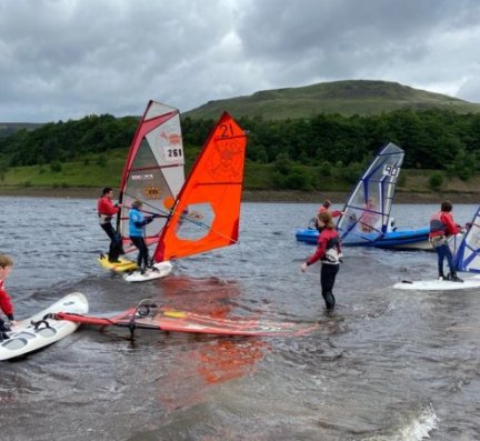 Midlands junior sailors and windsurfers invited to apply for Regional Training Groups